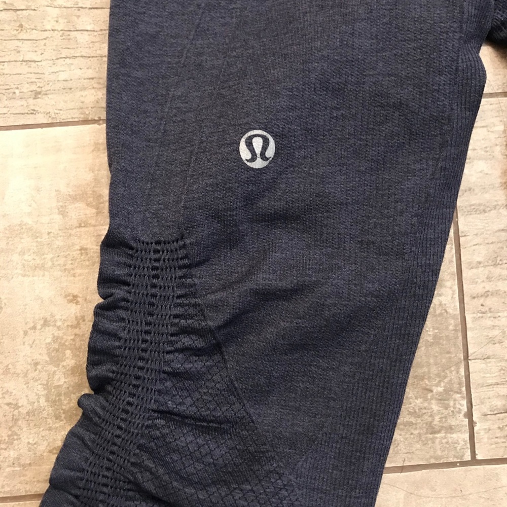 Lululemon In the Flow - Picture 3 of 5